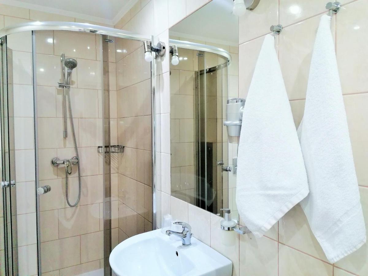 Hotel Tirest Гребишев Экстерьер фото