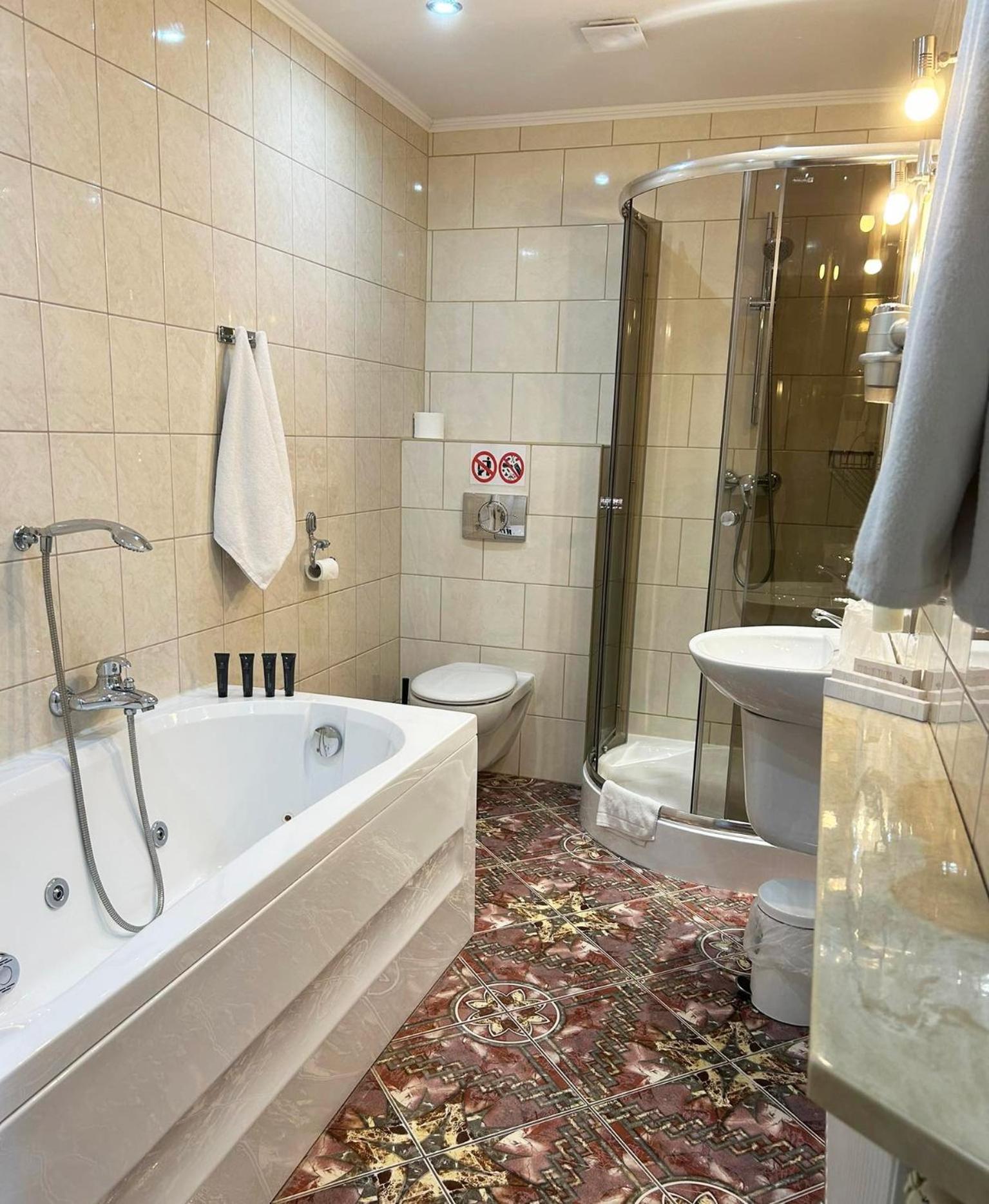 Hotel Tirest Гребишев Экстерьер фото