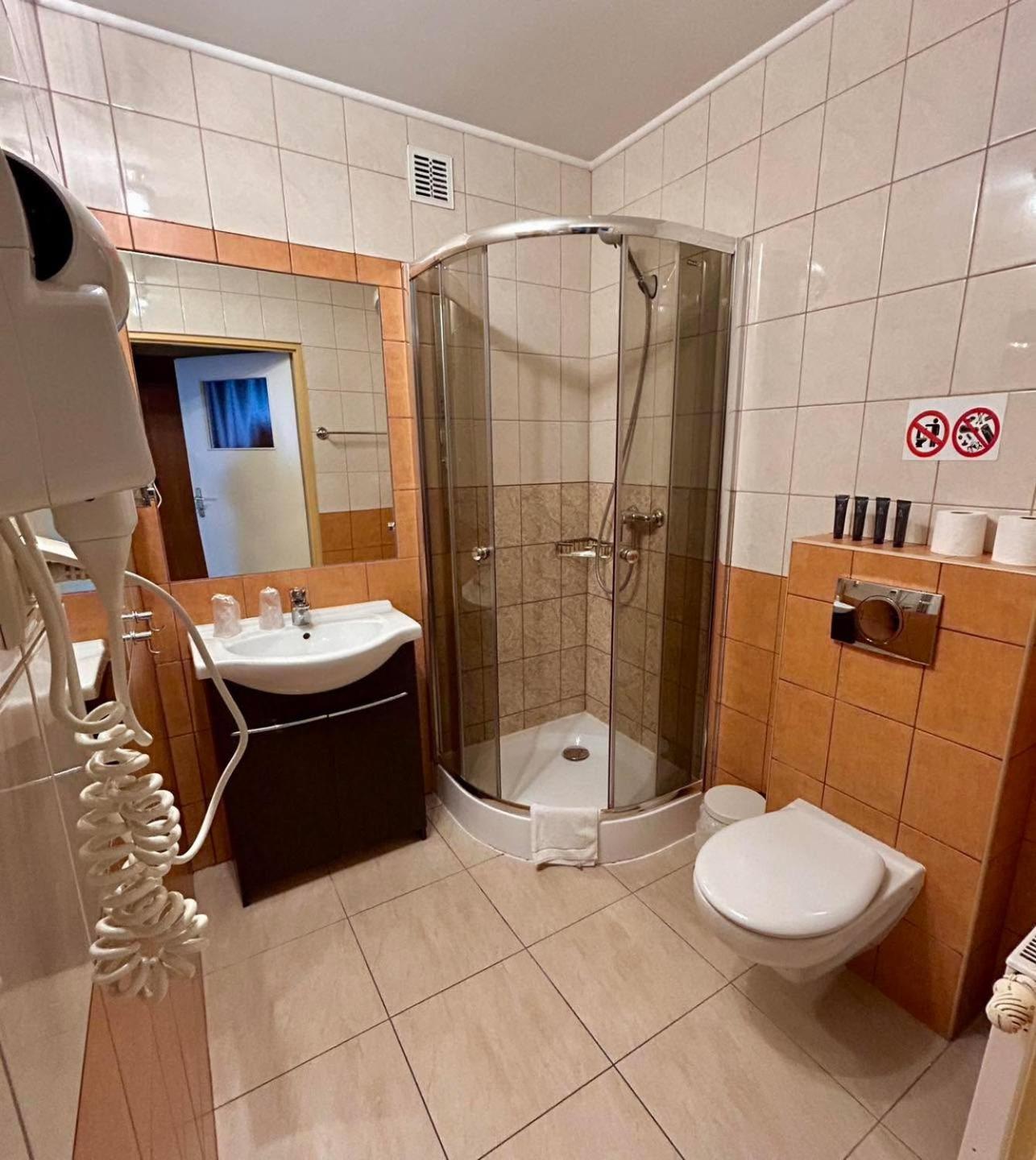 Hotel Tirest Гребишев Экстерьер фото
